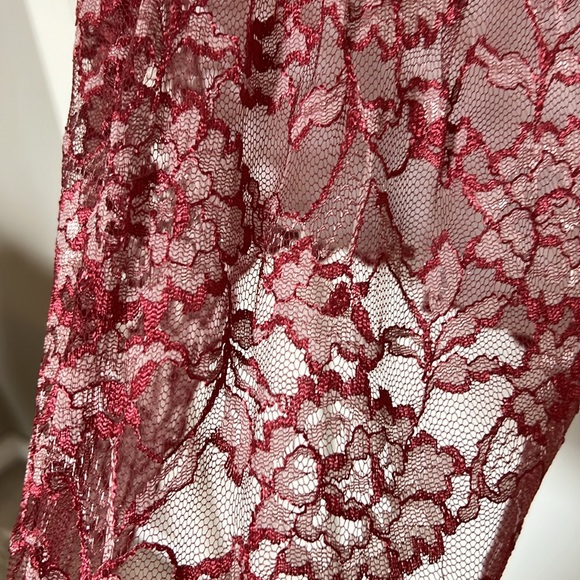 Pink lace dress - Picture 6 of 9